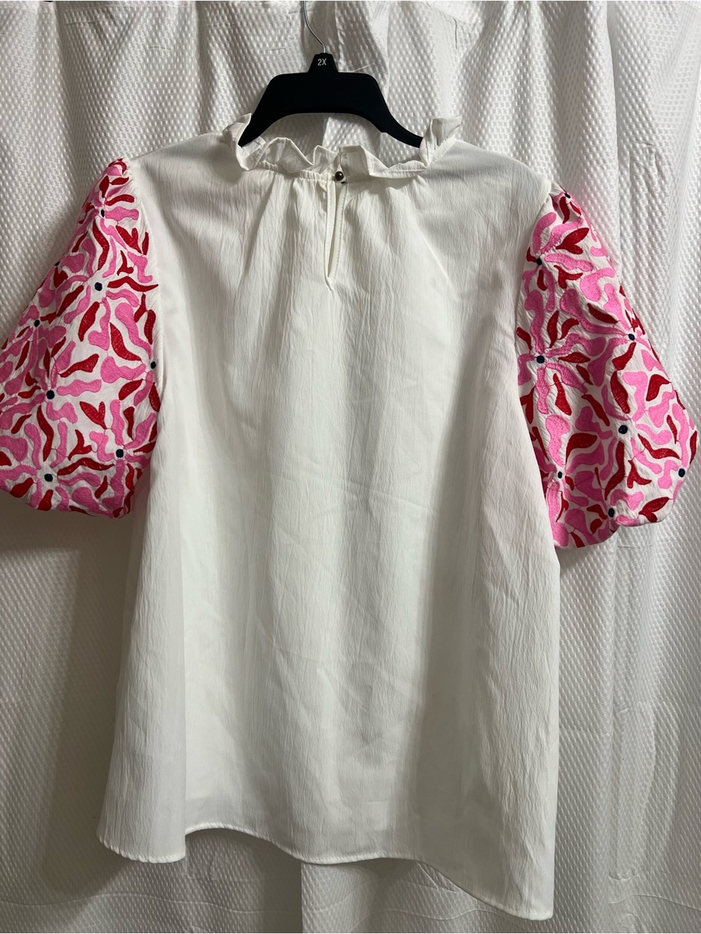 entro White Top with Pink and Red Embroidered Puff Sleeves - Picture 3 of 4